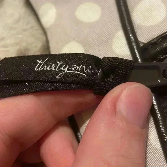 Thirty One Crossbody - Picture 3 of 6